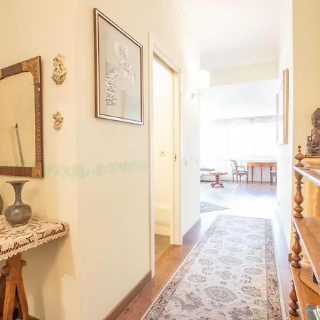 Luxury In Center Daire